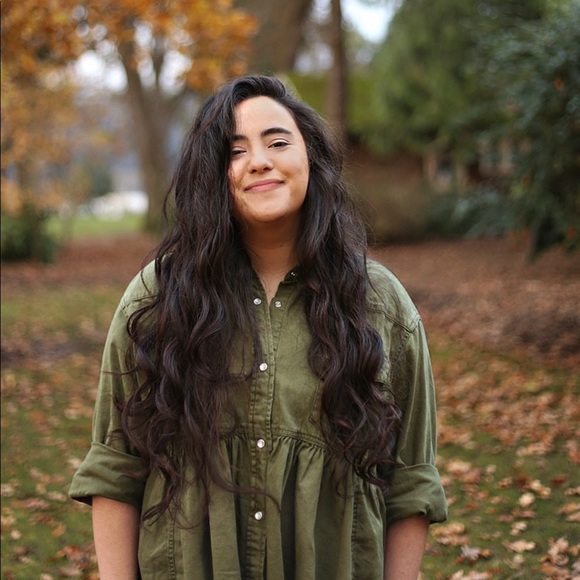 Meet your Posher, Claire - Picture 1 of 1